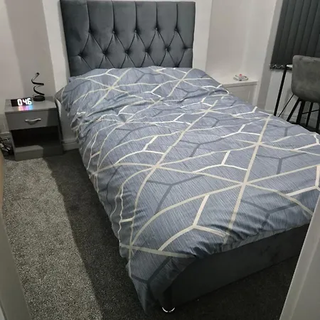 Modern 3 Bed Location Free Wifi Netflix And Street Parking * 미들즈브러