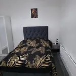Modern 3 Bed Location Free Wifi Netflix And Street Parking Middlesbrough