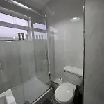 Modern 3 Bed Location Free Wifi Netflix And Street Parking * Middlesbrough