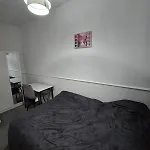 Apartment Modern 3 Bed Location Free Wifi Netflix And Street Parking Middlesbrough