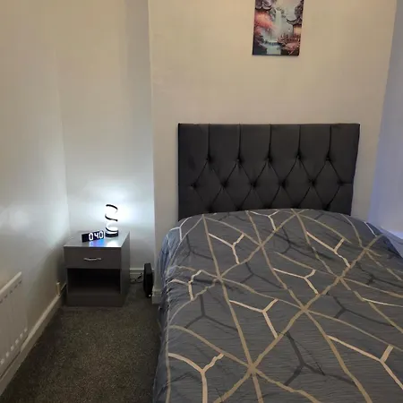 Modern 3 Bed Location Free Wifi Netflix And Street Parking Мидлсбро